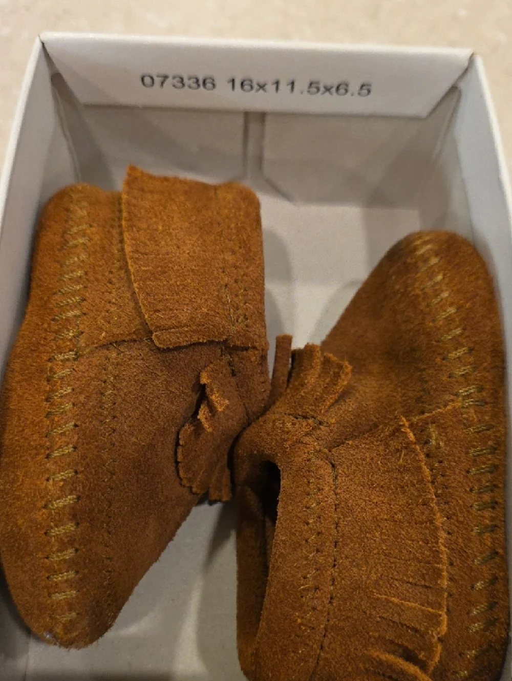 INFANTS Minnetonka Baby Tan Suede Fringe Moccasins